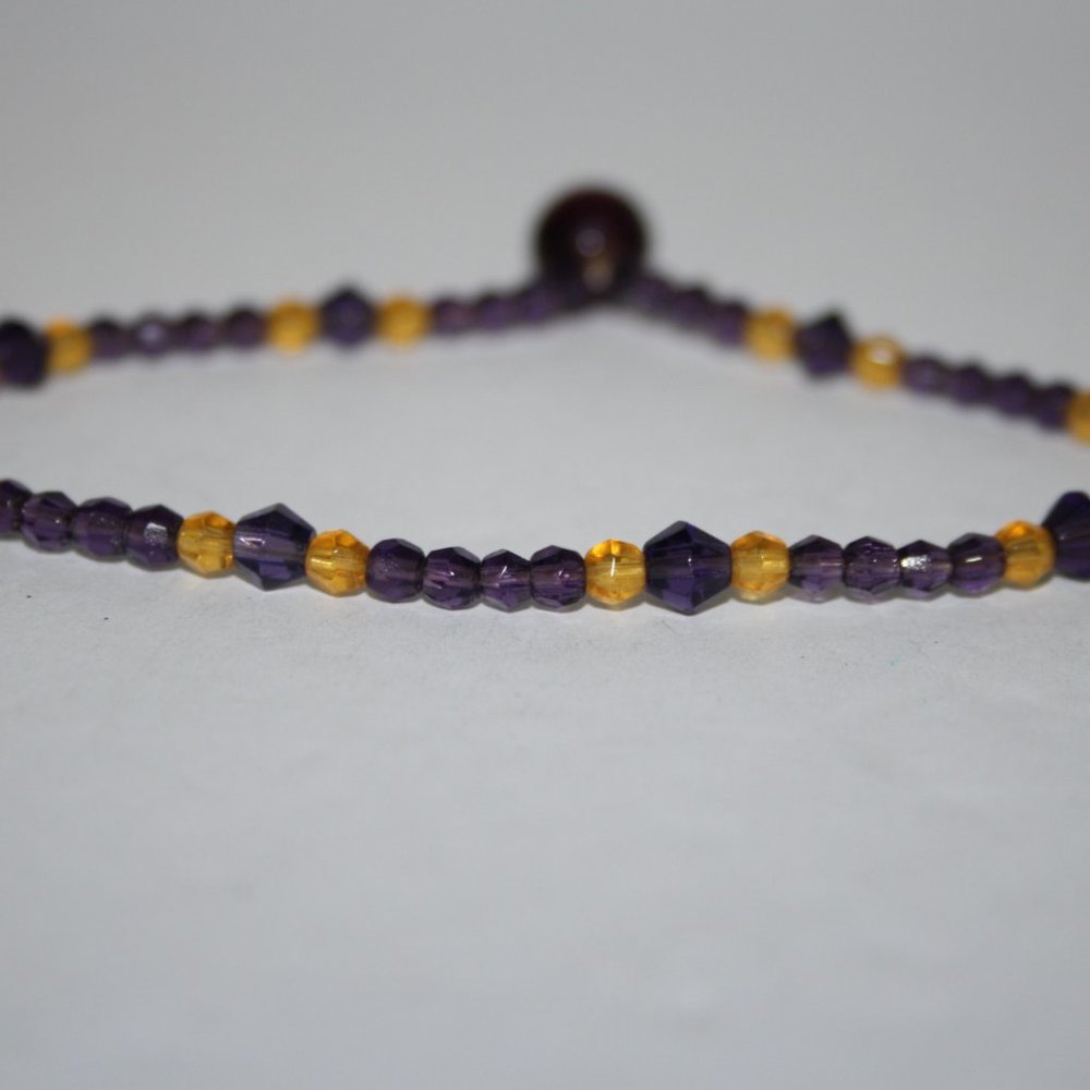 Beautiful glass beaded ankle bracelet 9" Yellow and purple